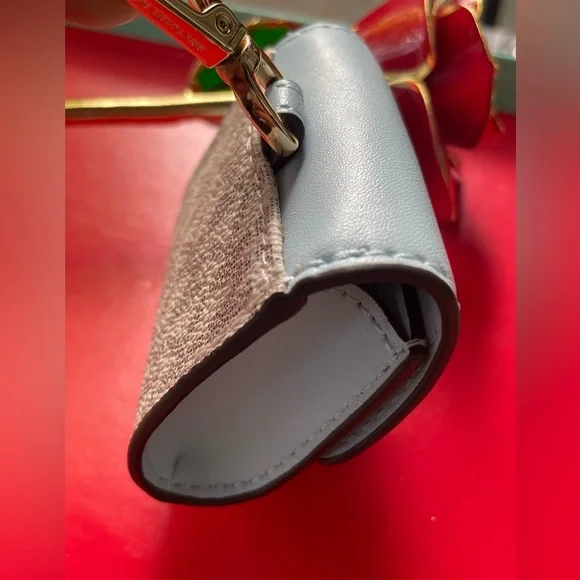 Michael Kors Airpods Case.Michael Kors Accessories. - Picture 14 of 15